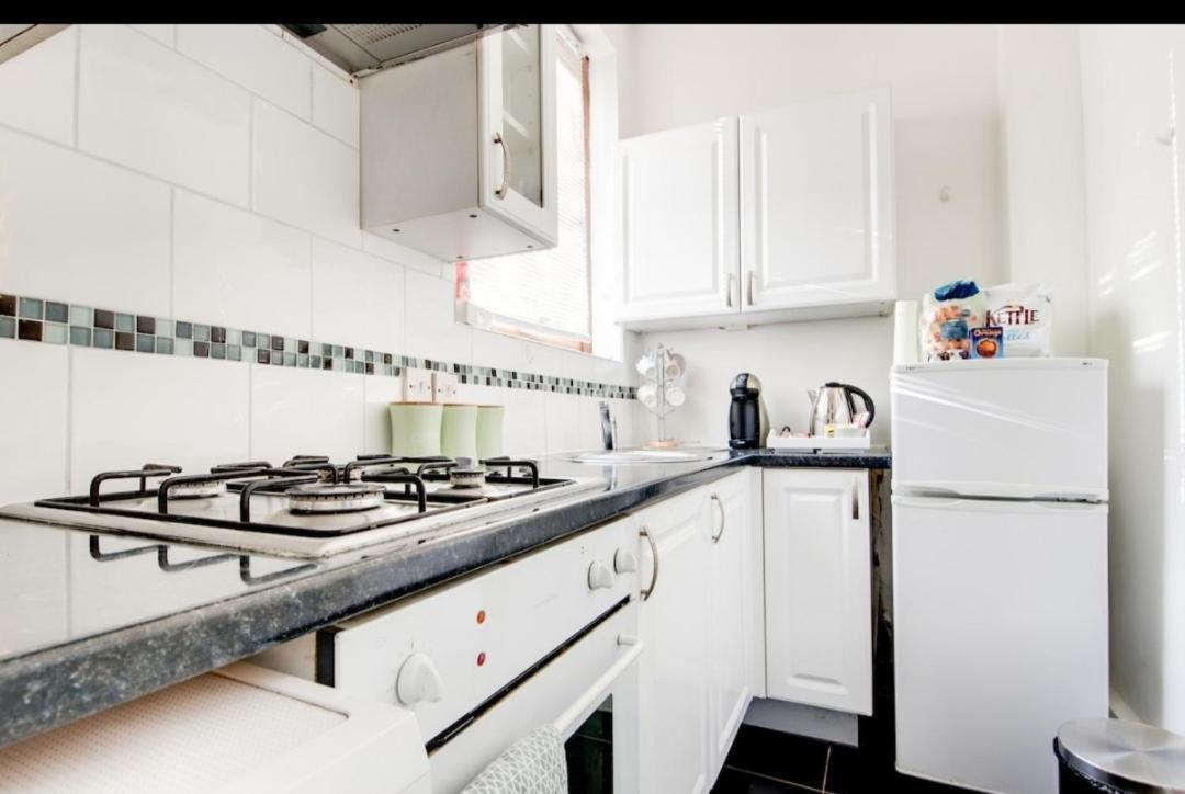 Hooton Apartment 1 Bed Kilnhurst Esterno foto